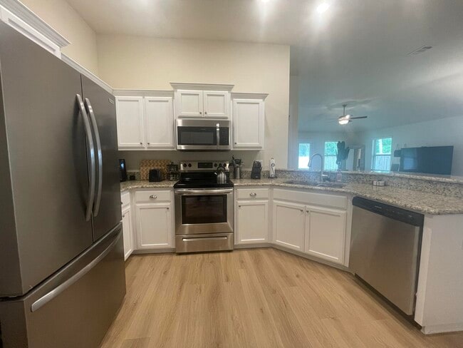 124 Ridgeway Cir