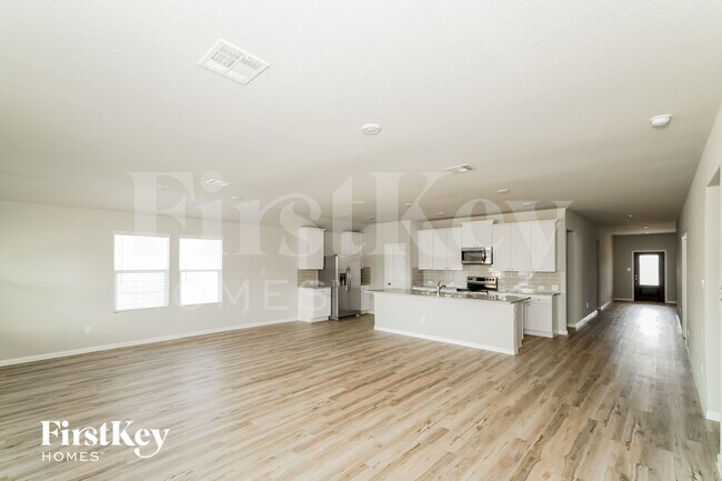 Photo - 2712 La Mundial St