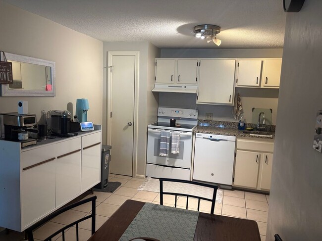 Photo - 206 White Cedar Blvd