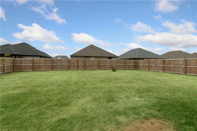 Photo - 1041 Lakeview Dr