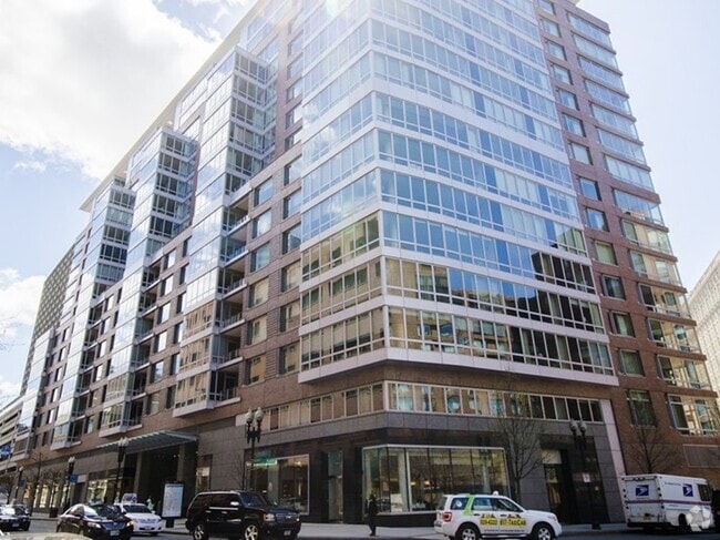 Building Photo - 1 Charles St Unit 701 Rental