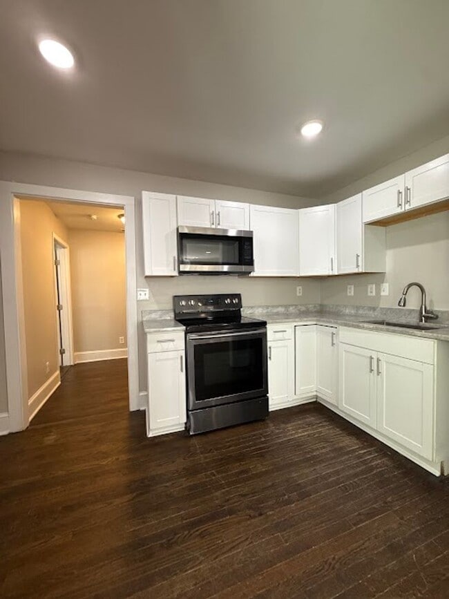 Photo - 191 Rosser St SW