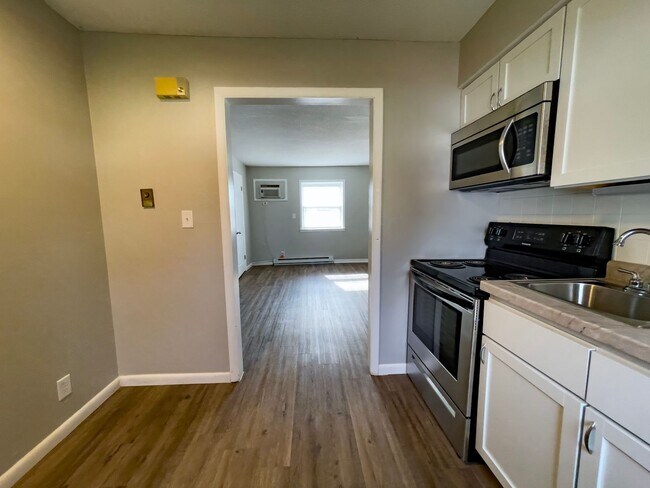 Photo - PRELEASING for AUGUST! Close to Campus Unit 2525 1/2 A