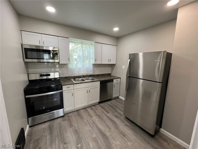 Photo - 784 Rosamond Ave