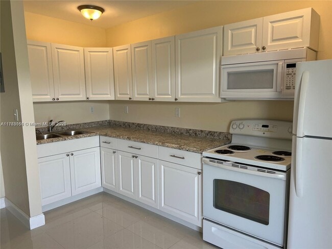 Photo - 1992 NE 172nd St Unit 2