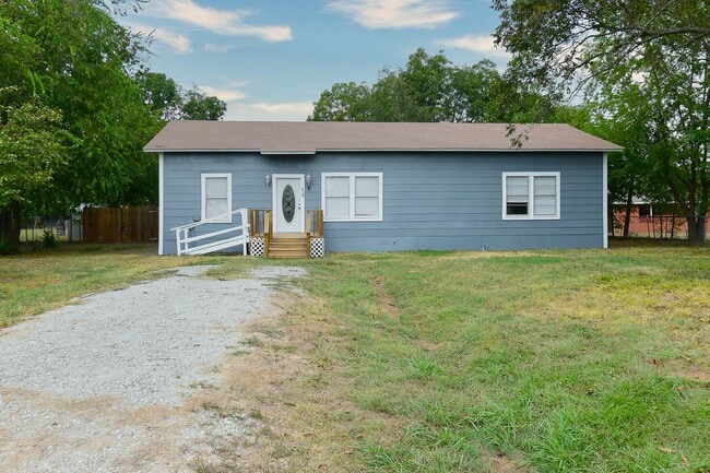 Building Photo - 418 Farm to Market 513 S Rental