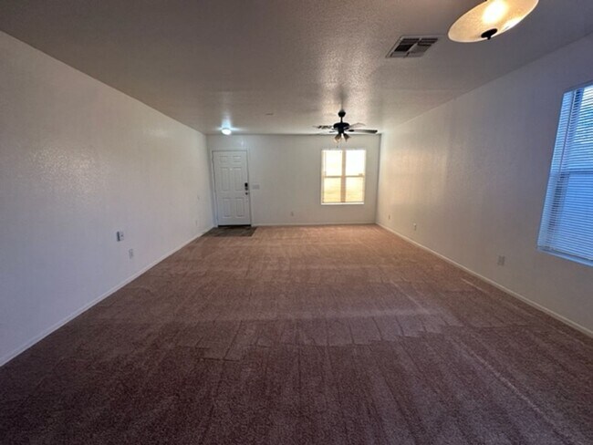 Photo - Gilbert 4 bedroom home