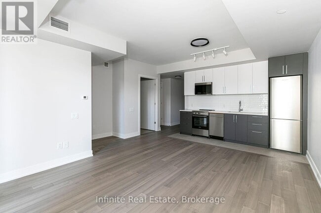 Photo - 664 Spadina Ave. Unit 308