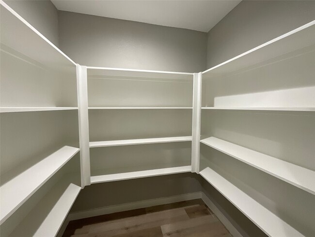 Photo - 7735 Meadville St