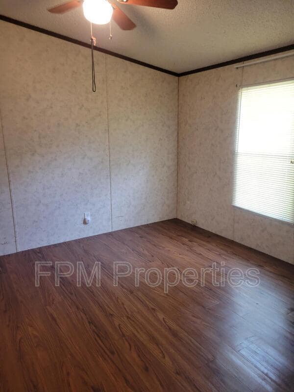 Photo - 205 Vintage Oak Cir