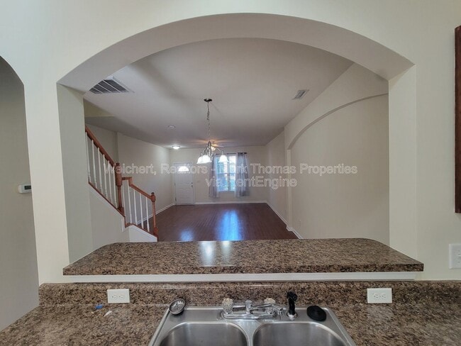 Photo - 100 Stratford Lakes Dr