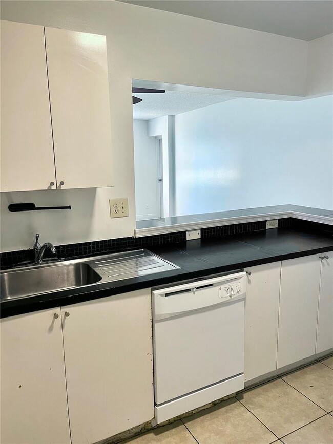 Photo - 4394 NW 9th Ave Unit 212A