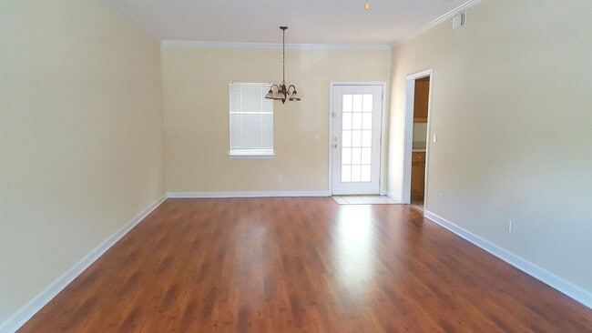 Photo - 410 S College St