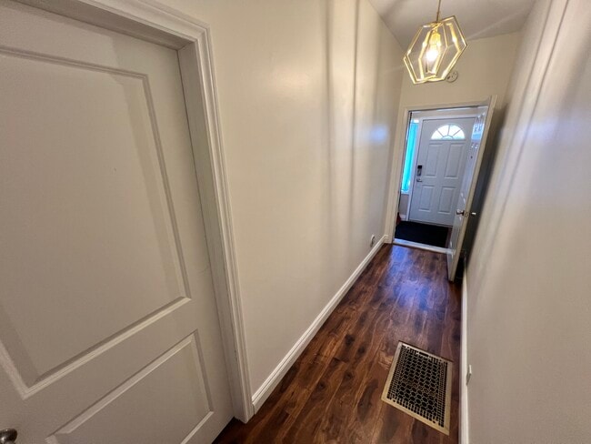 Photo - 800 Pape Av Unit Main