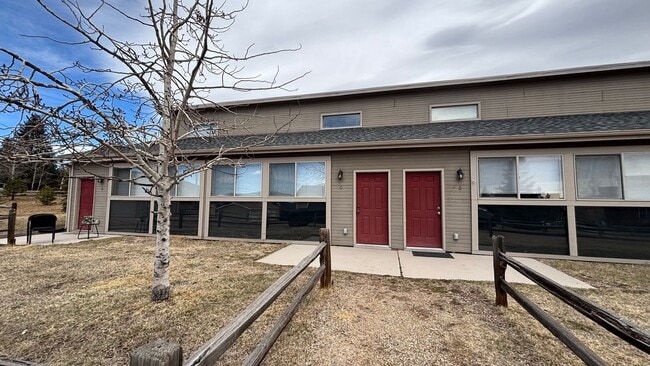 Building Photo - 6220 Forest Edge Rd Unit c