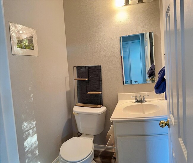 Photo - 541 Zebra Dr