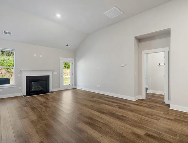 Photo - 208 Rosecroft Dr