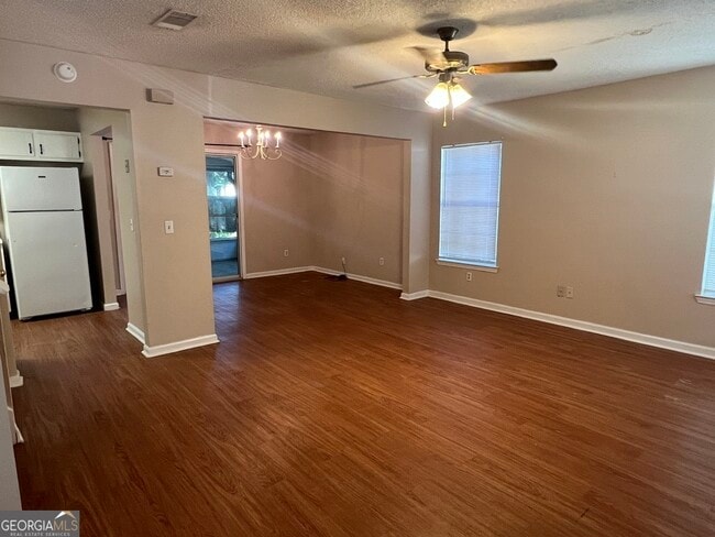 Photo - 105 Driftwood Ct