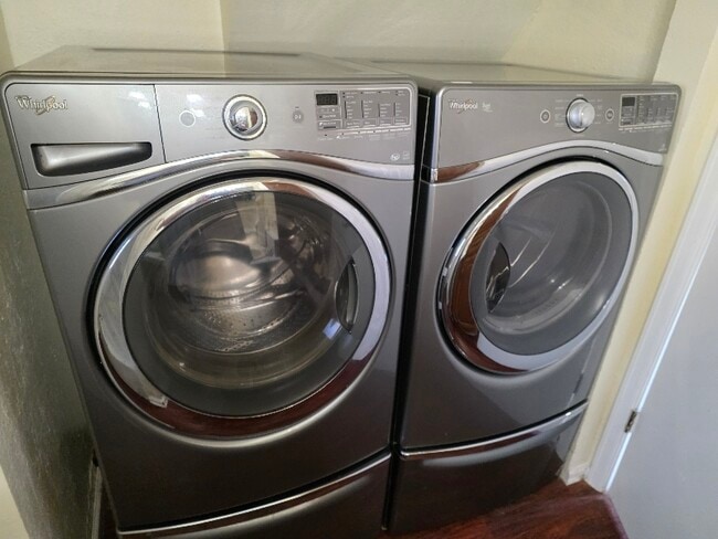 Photo - 4553 S Dudley St Unidad 1