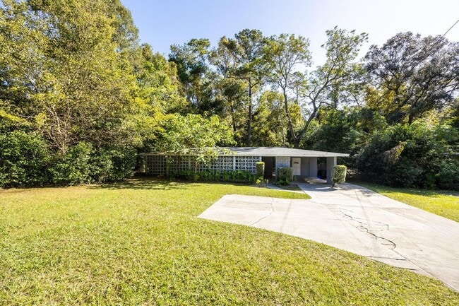 Photo - 749 NW 34th St