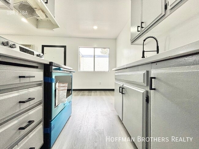 Photo - 8204 Langdon Ave Unidad 27