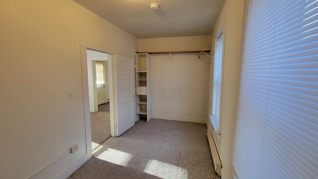 Charming 1-Bedroom Lower Duplex Unit in Convenient Eau Claire Location!