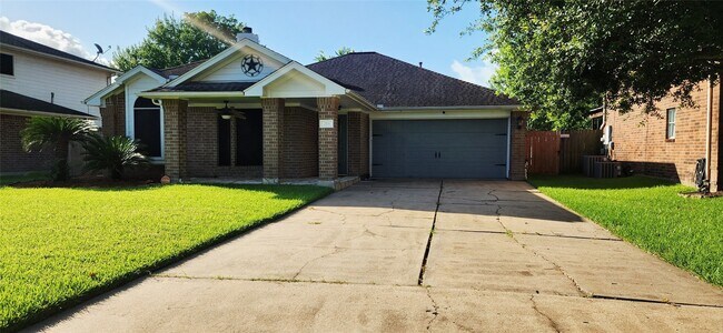 Photo - 213 Mango St