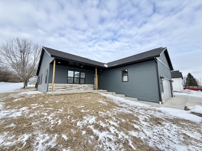 Photo - 3018 Mineral Point Ave