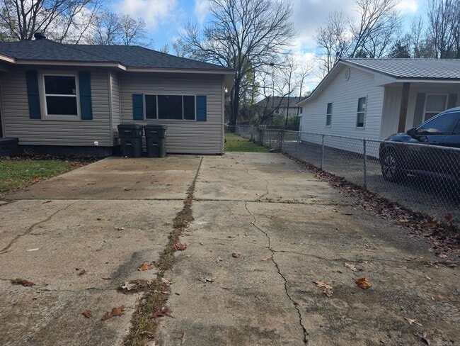 Photo - 1626 Davis St