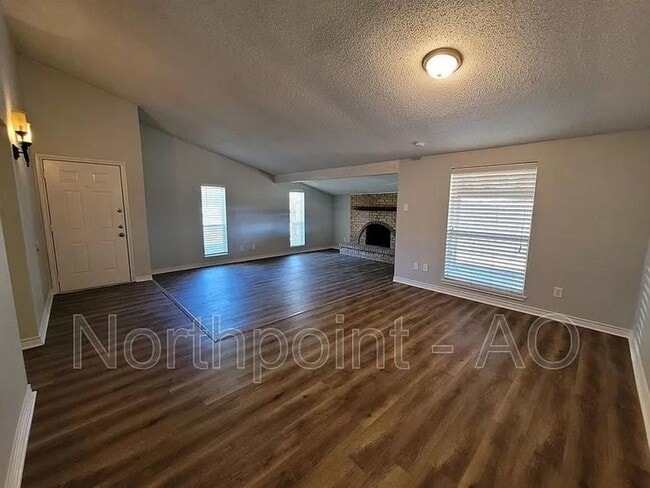 Photo - 3 BR/2BA | Renovated Single Family Home |Gated backyard!