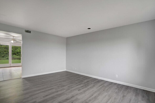 Photo - 1108 Pembroke Oak Grove Rd