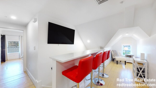 Photo - 659 South St Unit 1