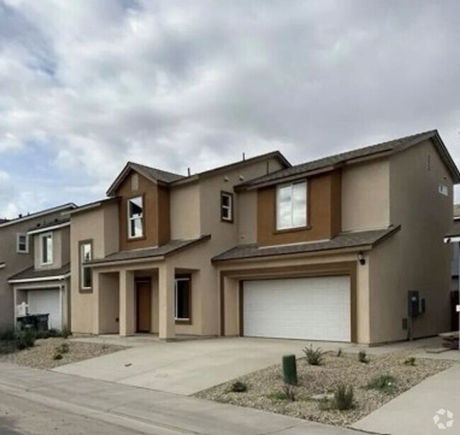 Building Photo - Beautiful 2 Story Home Ready To Be Home!