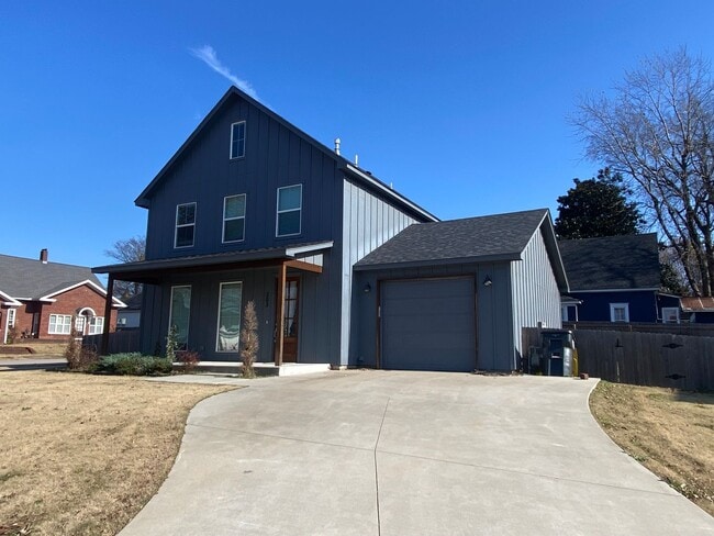 Photo - Stunning 3 bed 2.5 bath for rent in Coweta!!