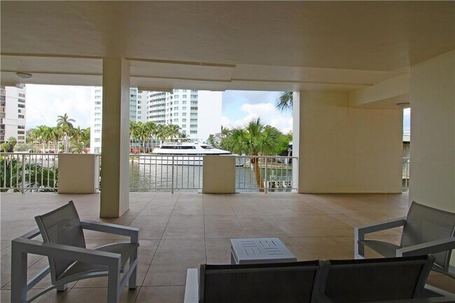 Building Photo - 2800 E Sunrise Blvd Unit 19D