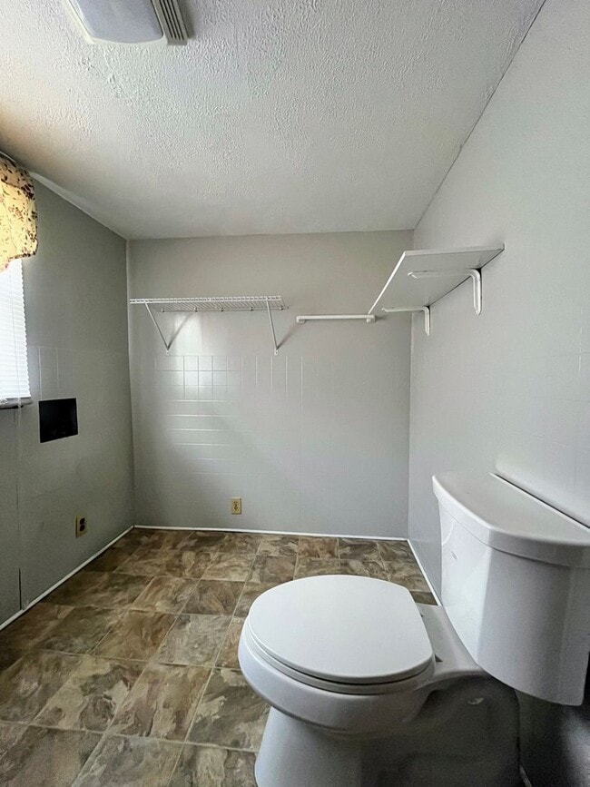 Photo - NICE CLEAN COUNTRY HOME, 3 BDRM 1.5 BA