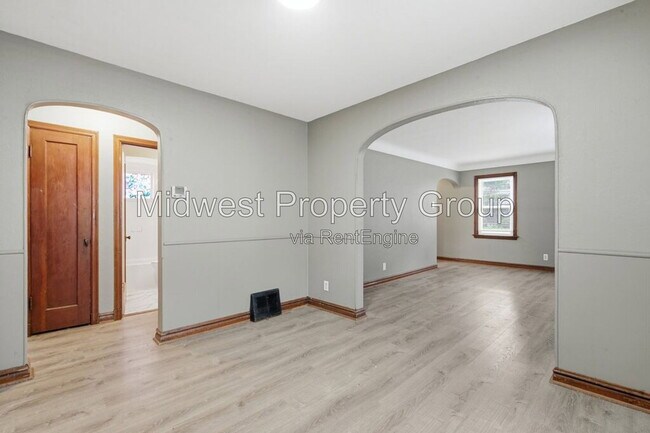 Photo - 249 S Hartnett Ave
