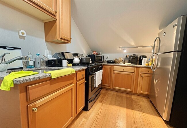 Photo - 21 Chestnut Hill Ave Unit 3