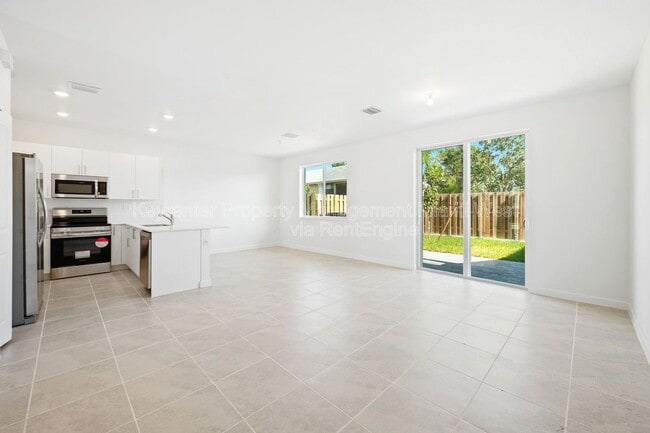 Photo - 1389 SE 7th Ter
