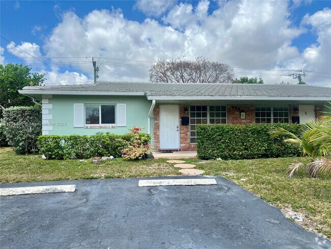 Building Photo - 4120 Woodside Dr Unit N-S Rental