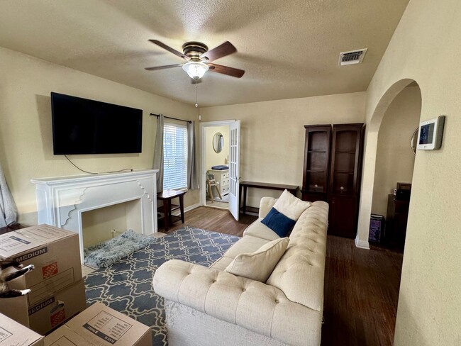 Photo - 2/1 Home Available for Immediate Move In!