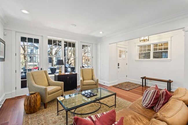 Photo - 4322 N Hermitage Ave