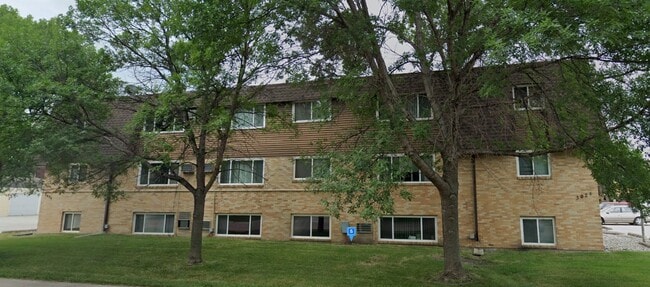 Building Photo - 3024 9 1/2 St N