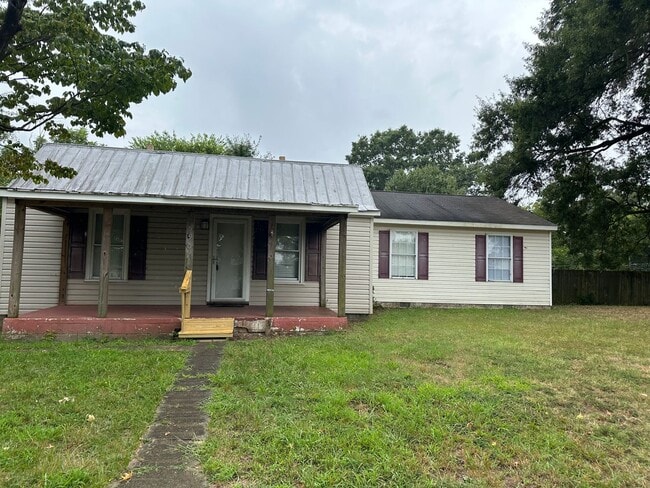 3 bed 2 bed house in Henrico! Big yard, la... - 3 bed 2 bed house in Henrico! Big yard, la...