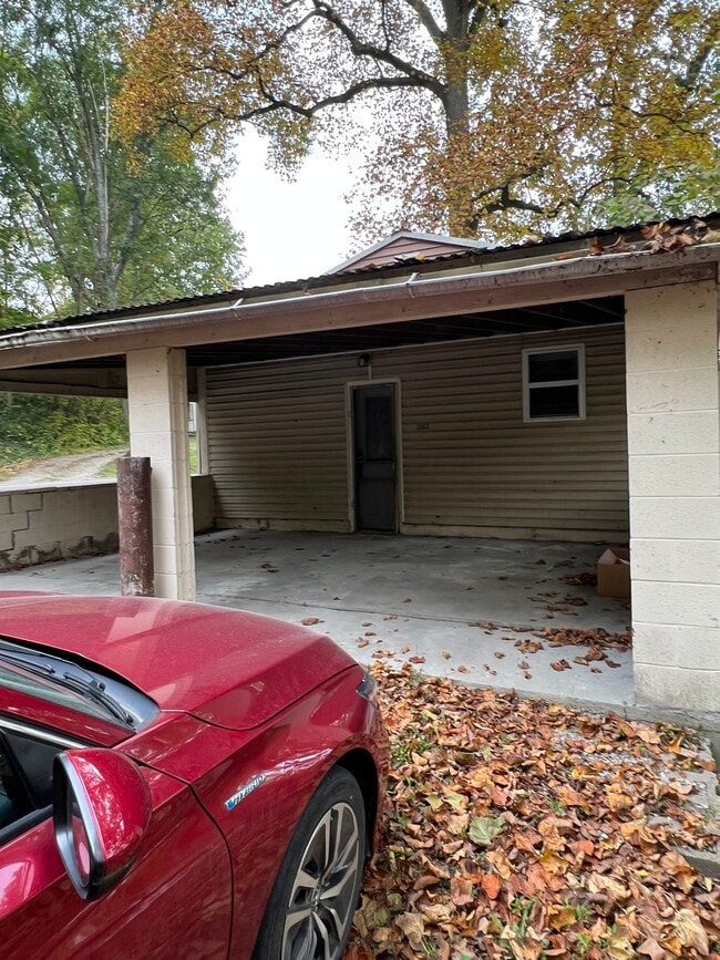 Photo - 2863 Licking Rd