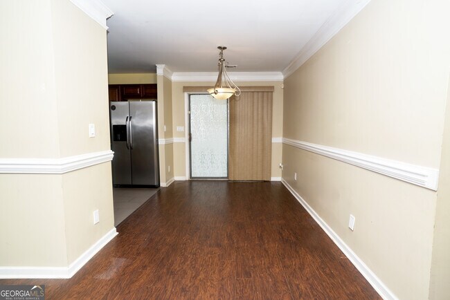 Photo - 460 Paxton Pl