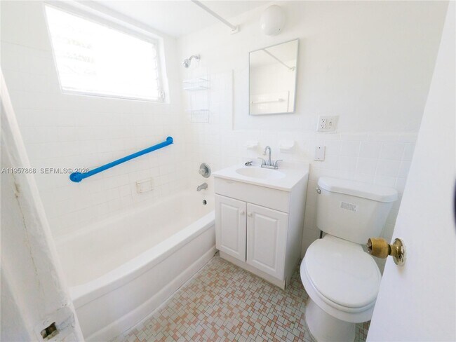 Photo - 1716 NW 19th St Unidad 4