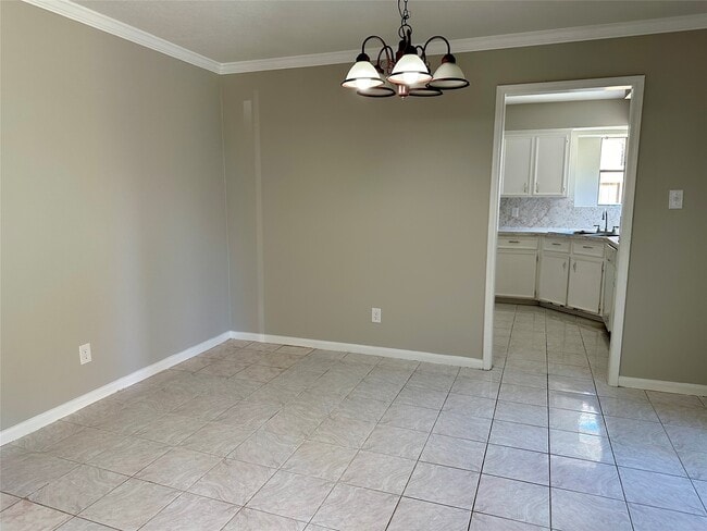 Building Photo - 2818 Stoney Wood Dr