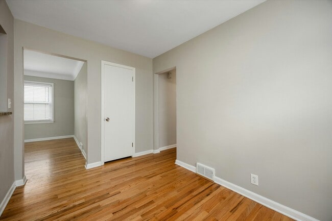 3402 Chester Rd