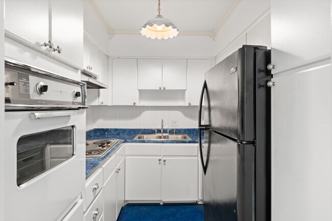 Photo - 2601 Bellefontaine Unit B105